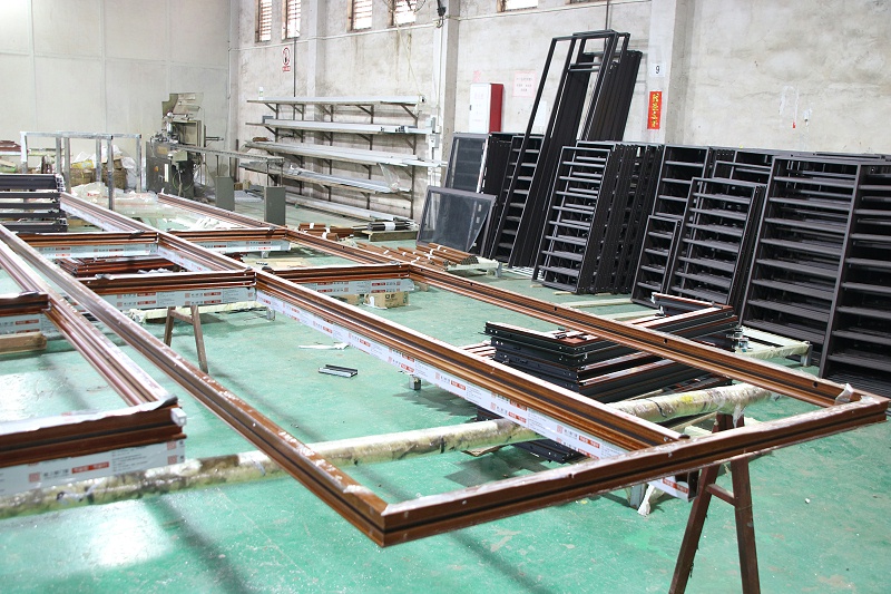 高端門窗選擇哪種風(fēng)格和材質(zhì)比較好？有門窗廠家推薦嗎？