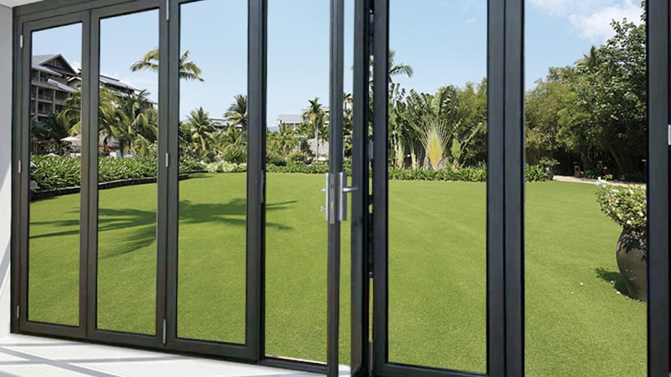 鋁合金門窗滑撐到底有多重要？樓上樓高端門窗這樣說…