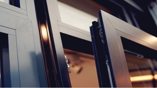 樓上樓工程門窗為什么會(huì)比普通門窗廠家性價(jià)比高？大有學(xué)問(wèn)